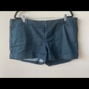 Woman’s cuffed shorts